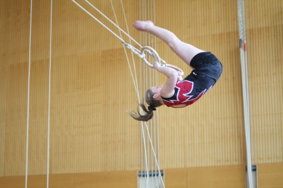 Luzia Hutter gewinnt den Staader-Cup in ihrer Kategorie